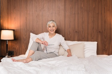 Can You Put a Pillow Under Your Knee After Knee Replacement? 